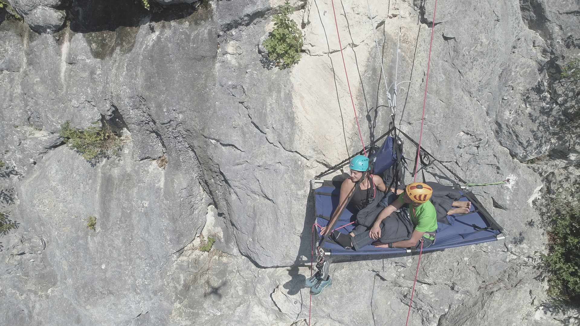 PortalEdge - unique adrenaline vertical camping high in a sheer cliff